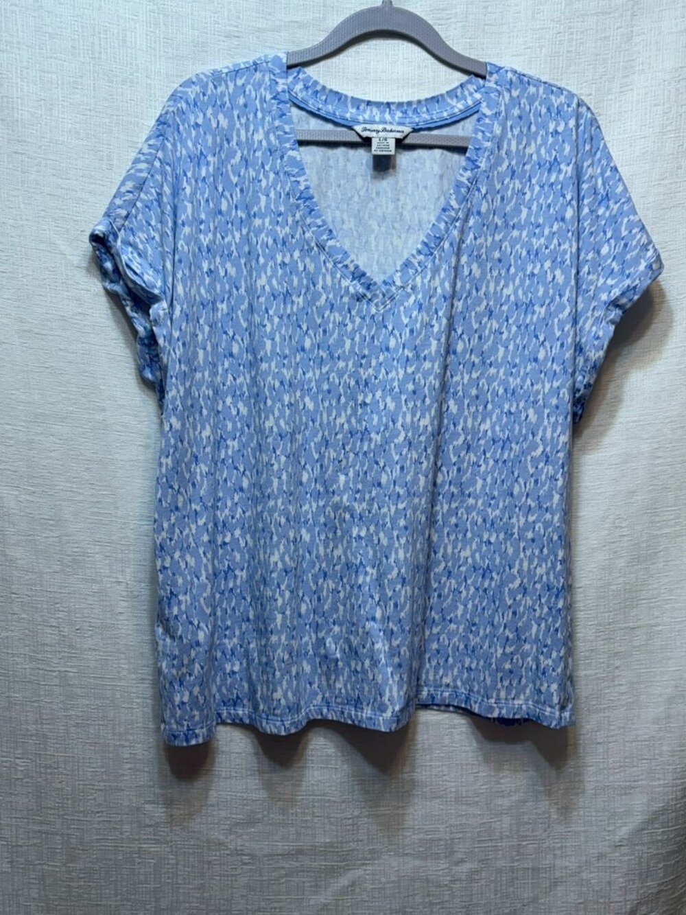Tommy Bahama Blue Abstract Floral Stretch Knit V-Neck Tee Large Like New